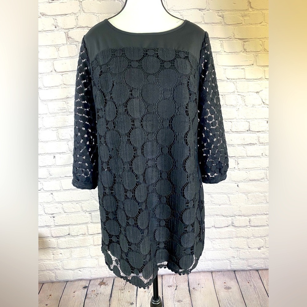 Isaac Mizrahi Modern Black Mini Dress Lace Overlay Size Small EUC